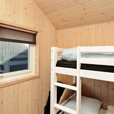 بيت للعطل Four-bedroom Holiday In 5 *