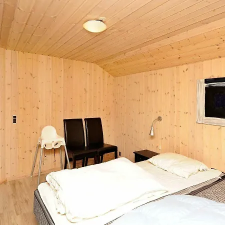 Four-bedroom Holiday In 5 بيت للعطل