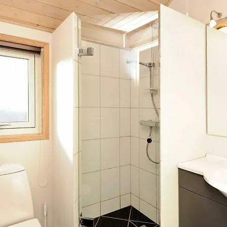 Four-bedroom Holiday In 5 Holiday home *