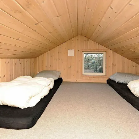 Four-bedroom Holiday In 5 Holiday home *