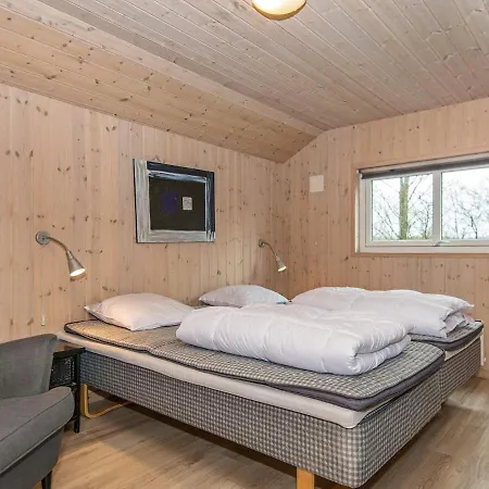 بيت للعطل Four-bedroom Holiday In 5